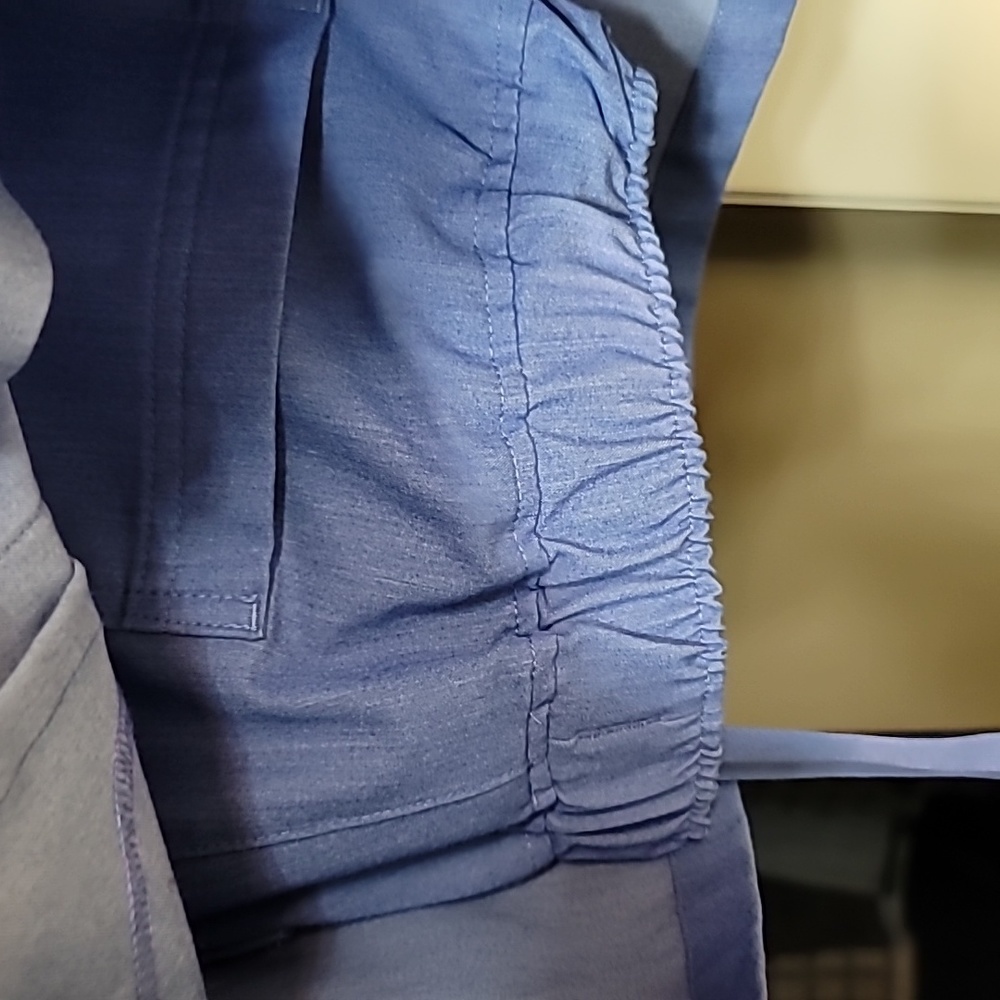 Scrubs - Picture 2 of 4